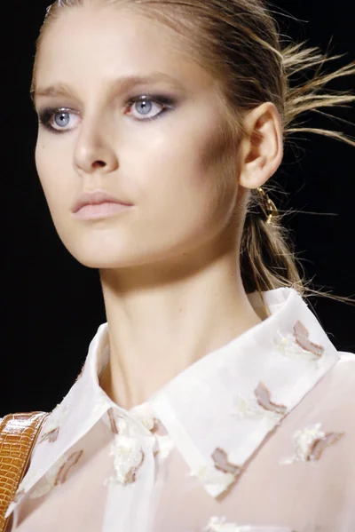 Look 9